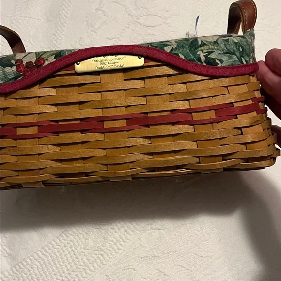 Longaberger 2002 Christmas Collection Traditions basket with red weave - Picture 6 of 8